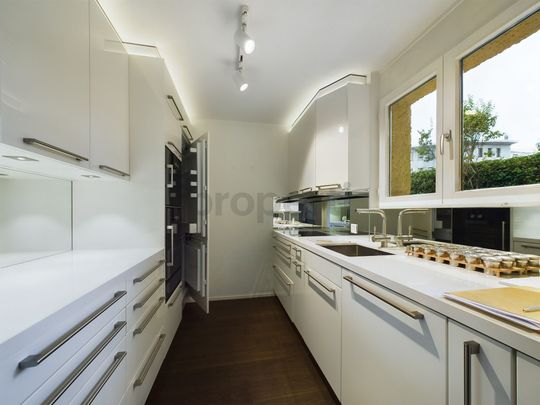 Furnished 3.5-room apartment in Kreis 10 with beautiful views - Photo 1