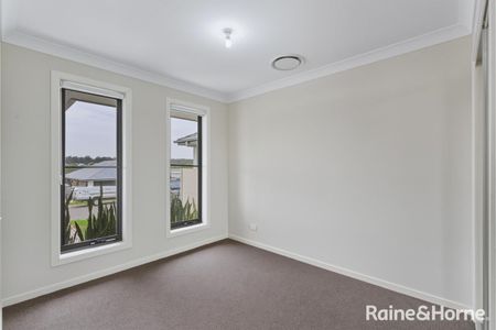 Spacious Family Home in Huntlee Estate - Photo 3