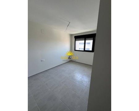 3 BEDROOM APARTMENT IN ELCHE - Photo 3