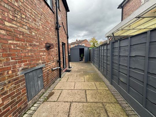 3 bedroom semi-detached house to rent - Photo 1