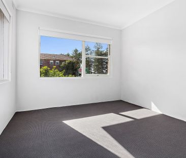 Beachfront Apartment in Prime Brighton-Le-Sands Location - Photo 5