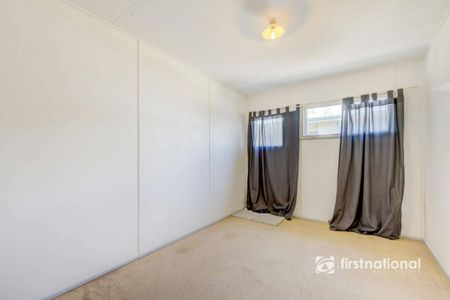 Central 2 bedroom townhouse - Photo 5