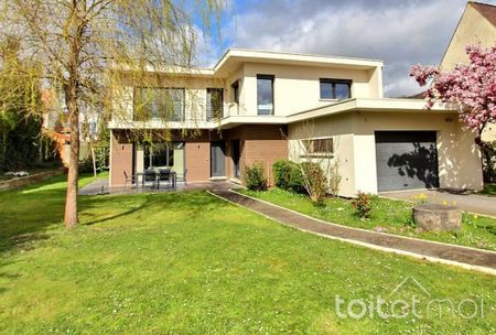 Location Maison 7 pièces 190m² ST REMY LES CHEVREUSE 78470 - Photo 5