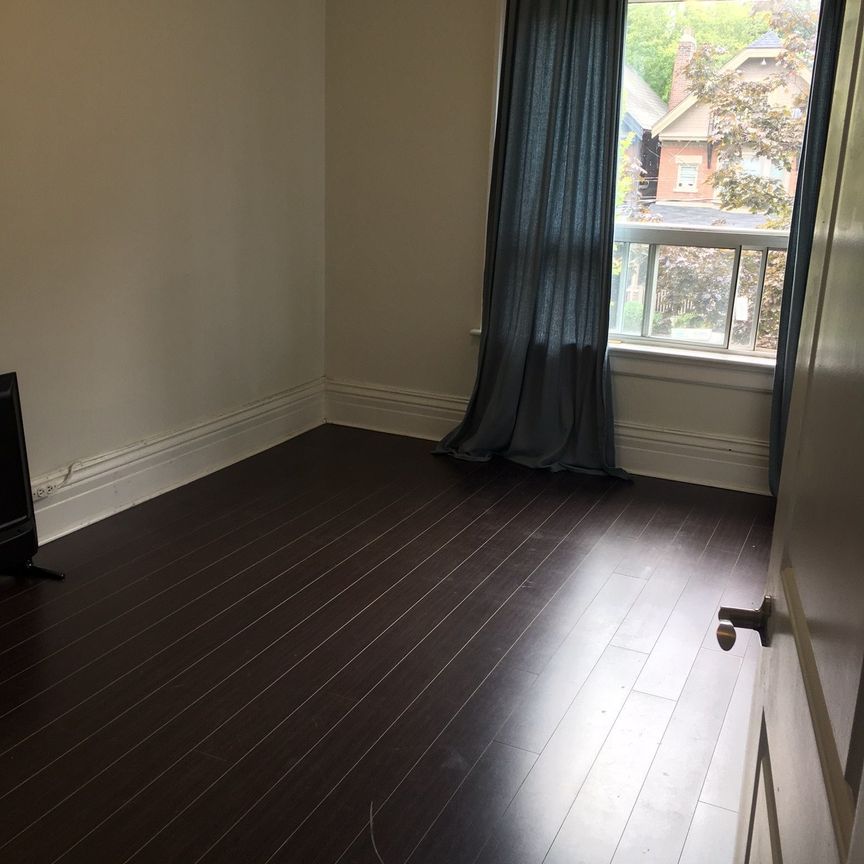 For Lease - 201 Madison Avenue, Toronto, Ontario - Photo 1