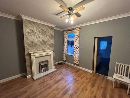 2 bedroom terraced house to rent - Photo 2