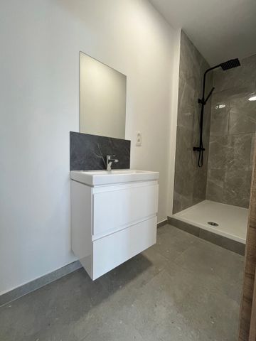 Appartement 1ch. remis à neuf à 6060 Charleroi  Loyer: 700 € - Photo 4