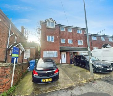 1 bedroom in a house share to rent - Photo 6