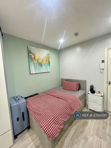 1 bedroom in a house share to rent - Photo 5