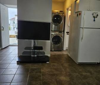 $1,800/1BR+1BA - GROUND FLOOR - FRASERVIEW - INTERNET & WATER INCLUDED - Photo 4