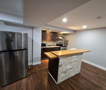 For Lease - 35 Woodcrest Court, Kitchener, Ontario - Photo 3