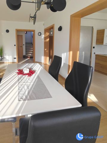 Duży dom 280m2 z podwórzem 1000m | 6 pok | Garaż - Zdjęcie 4