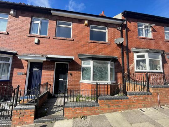 3 bedroom terraced house to rent - Photo 1