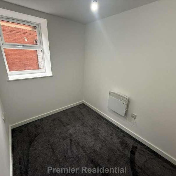 Stand Lane, Radcliffe, M26 - Photo 1