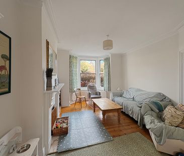 A well-proportioned three-bedroom Victorian terrace offering bright... - Photo 2