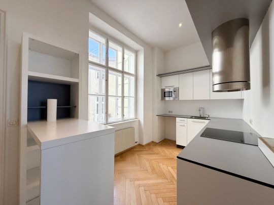 Exklusive 4-Zimmer-Altbauwohnung mit Blick auf das Hotel Imperial – Kärntner Ring, 1010 Wien - Photo 1