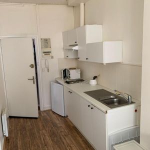 Location Appartement 1 pièce 22m² BORDEAUX 33800 - Photo 2