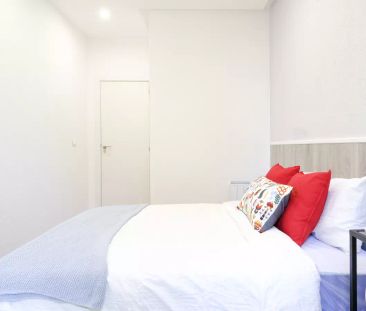 Room in a shared 8-bedroom apartment for rent in Trafalgar perfect ... - Photo 6