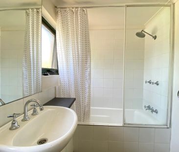 Modern 2 Bedroom Apartment - Photo 1