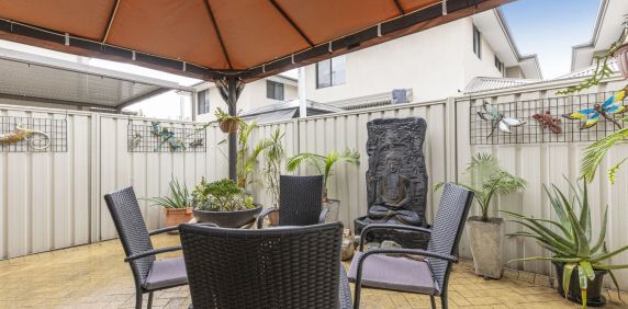 Modern, Low-Maintenance Townhouse - Ready to Move In - Photo 2