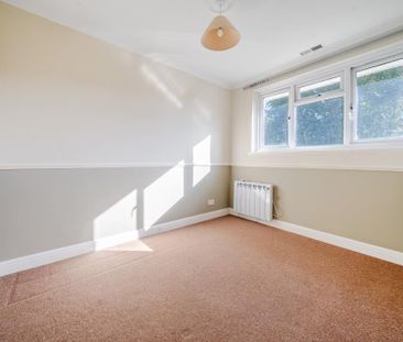 2 bedroom maisonette to rent - Photo 4