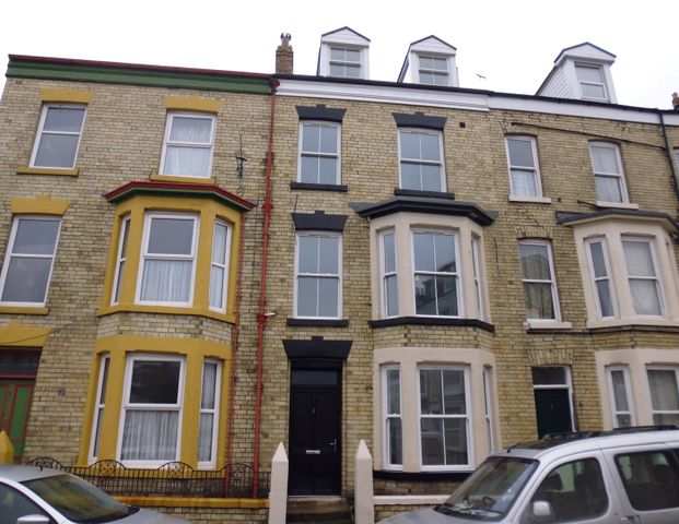 1 bed Flat - Photo 1