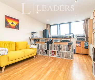 2 bedroom flat to rent - Photo 4