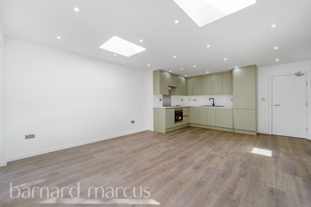 Hounslow Road, Feltham, Hanworth - Photo 1