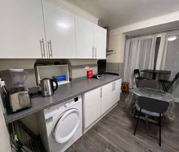 Room in a Shared House, The Limes Avenue, N11 - Photo 3