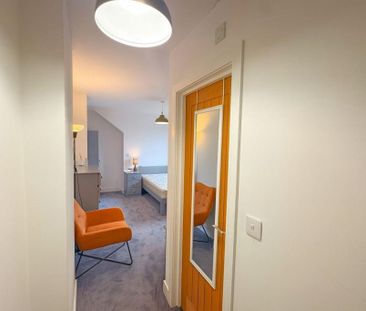 1 bedroom in a house share to rent - Photo 5