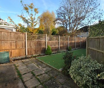 2 bedroom end of terrace house to rent - Photo 5