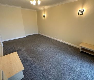 2 bedroom ground floor flat to rent - Photo 1
