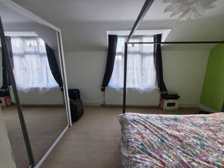 Room in a Shared Flat, Sydenham Road, CR0 - Photo 2