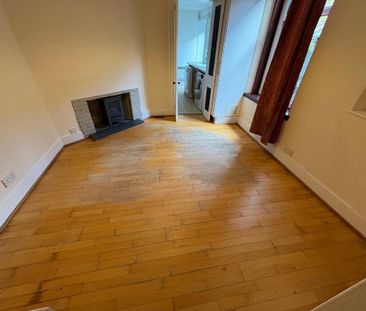 4 bedroom terraced house to rent - Photo 2