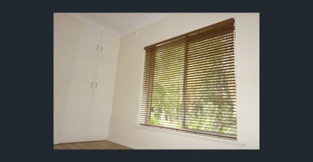 Leafy “Avenues” Living – Modern Comfort Near the City - Photo 4