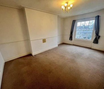 Clarence Square Cheltenham, GL50 - Photo 2