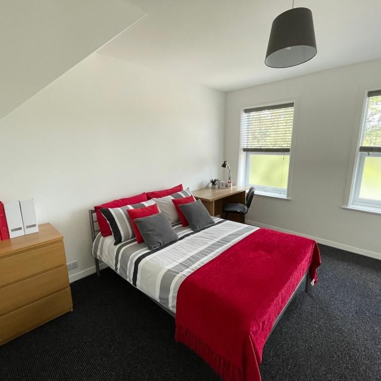 5 bedroom house to rent - Photo 1