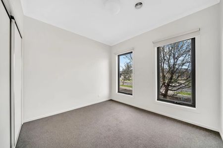 Spacious 4-Bedroom Home in Wollert - Photo 3