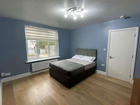 (room) Neasham Road Dagenham, RM8 - Photo 4