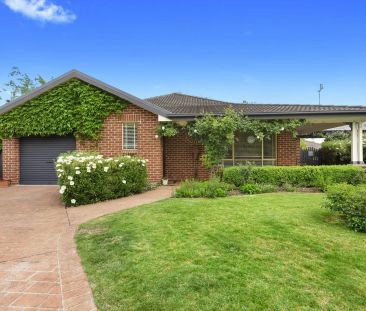 Charming Home with Private Garden Retreat - Photo 3