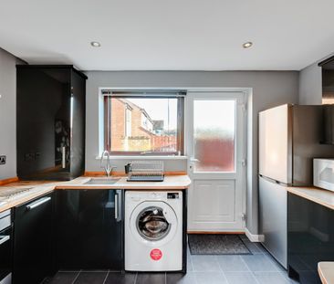 2 bedroom semi-detached house to rent - Photo 5