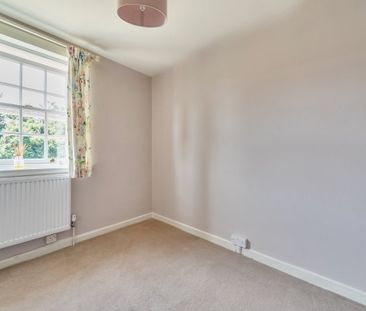 5 bedroom semi-detached house to rent - Photo 2