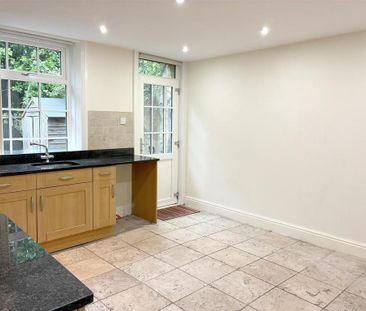 3 bedroom end of terrace house to rent - Photo 1