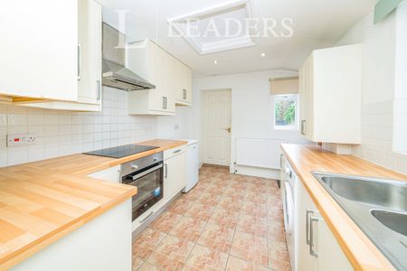 1 bedroom apartment to rent Green Hedges Avenue, Greenhedges Avenue, RH19 - Photo 3