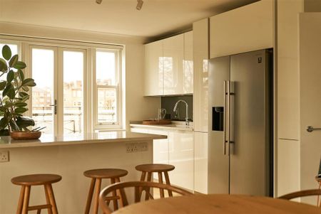 4 bedroom flat to rent - Photo 5