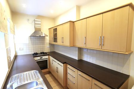 3 bedroom terraced house to rent - Photo 3