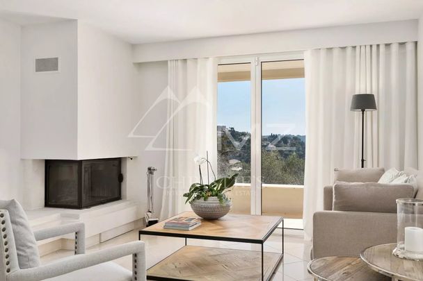 Mougins - Villa rénovée dans domaine privé - Photo 1