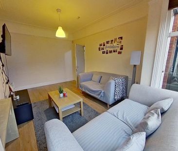 Ash road , Headingley - Photo 1