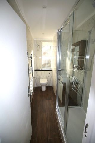 3 Bed Flat, Davidson Gardens, SW8 - Photo 2