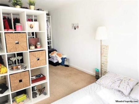 2 bedroom property to rent in London - Photo 4