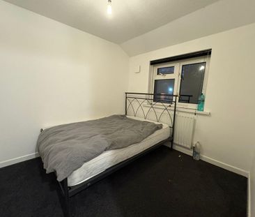 2 bedroom semi-detached house to rent - Photo 6